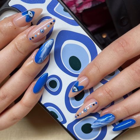 Red Evil Eye Nails, Pink Evil Eye Nails, Blue Evil Eye Nails, Evil Eye Nail Art, Blue Chrome Nails, Evil Eye Nails, Eye Nail Art, Dnd Gel Polish, Black Ocean