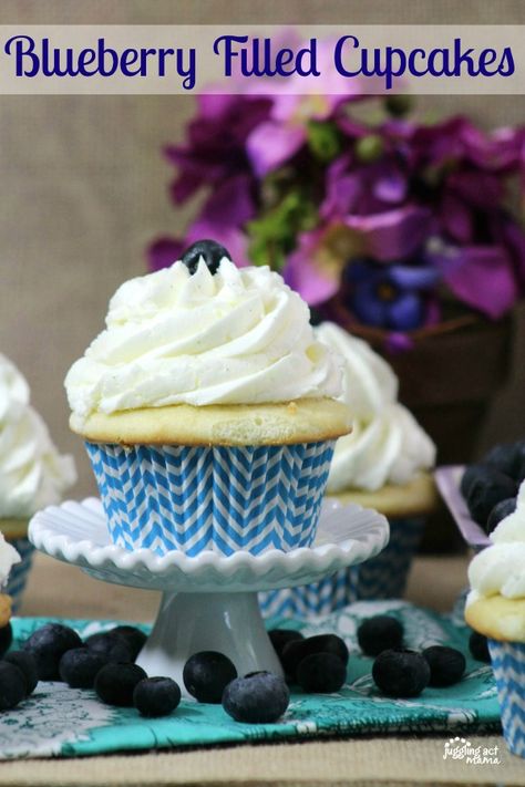 Blueberry Filled Cupcakes via Juggling Act Mama Blueberry Frosting, Blueberry Filling, Funfetti Cupcakes, Blueberry Cupcakes, Fun Cupcake Recipes, Blueberry Pie Filling, Easy Cupcake Recipes, Festive Food, Filled Cupcakes