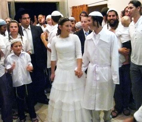 Orthodox Judaism, Jewish Customs, Interfaith Marriage, Jewish Wedding Traditions, Jewish Marriage, Jewish Wedding Ceremony, Orthodox Wedding, Luxury Wedding Decor, Jewish Women