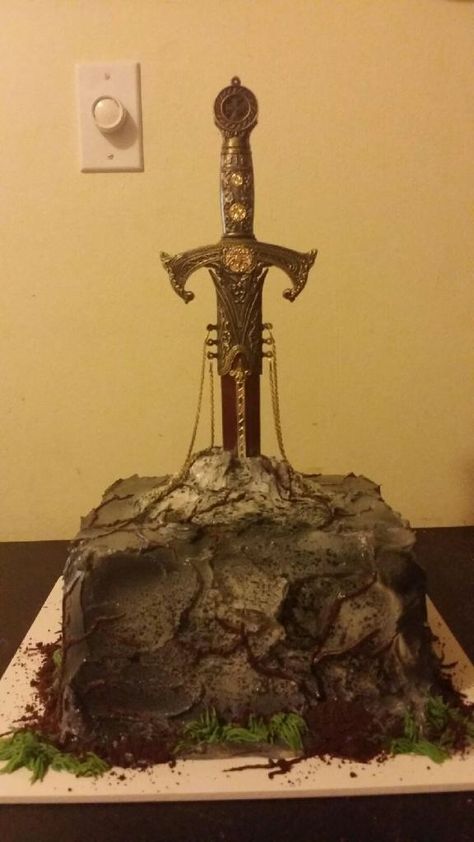 My 40th birthday cake: the sword in the stone! Midevil Cake Ideas, Medieval Desserts, Medieval Cake, Skyrim Birthday, Stone Cake, Birthday Cake For Boys, Birthday Cake Boys, Knight Birthday, Dnd Party