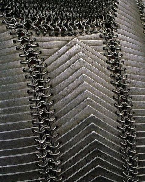 Dwarven Armor, Chainmail Patterns, Museum Design, Armor Clothing, Historical Armor, Leather Armor, Knight Armor, Arm Armor, Medieval Armor