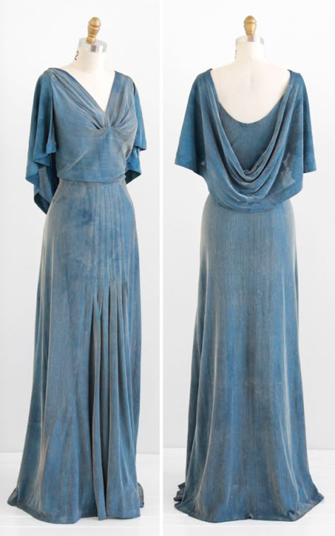 Ephemeral Elegance  Lamé Cowl Back Dress, ca. 1930s  via Rococo Vintage Cowl Back Dress, Vintage 1930s Dress, 1930s Dress, 30s Fashion, Couture Mode, Vintage Gowns, 1930s Fashion, Moda Vintage, Historical Dresses