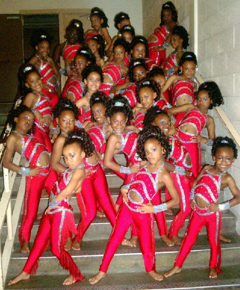 Ythis is the babay dancing dolls Majorette Outfits, Dancing Dolls Bring It, Baby Dancing, Majorette Uniforms, Dance Uniforms, Dancing Dolls, Dancing Baby, Grow Your Instagram