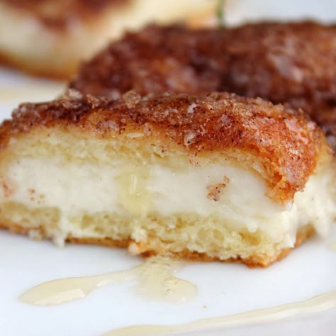 Sopapilla Cheesecake Pie Sopapilla Cheesecake Pie, Cheesecake Pie Recipes, Sopapilla Cheesecake Bars, Cinnamon Desserts, Sopapilla Cheesecake, Churro Cheesecake, Cream Cheese Bars, Mexican Desserts, Cheesecake Pie