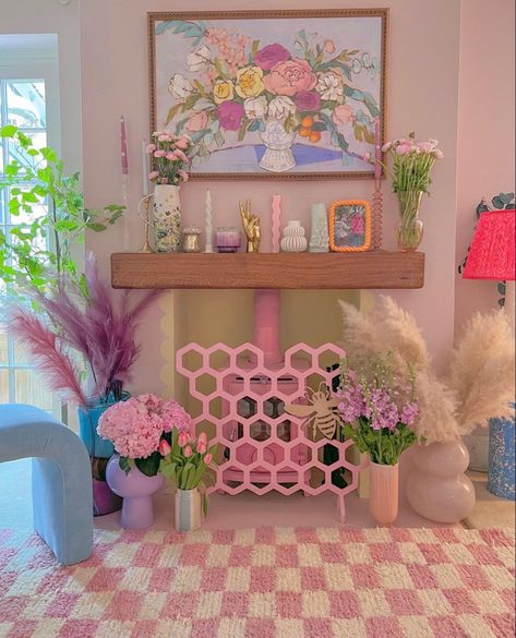 70s Pastel Aesthetic, Sims 4 Pastel Pop Kit, Barbie House Decor, Groovy Apartment, Apartment Room Aesthetic, Electric Decor, Maximalist Bathroom Decor, Bathroom Eclectic, Dopamine Home