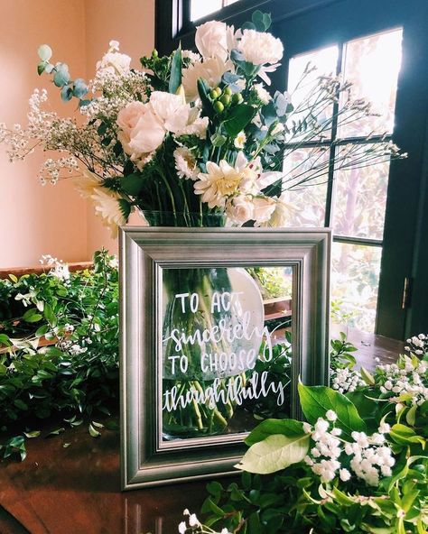 Pref Night Decorations Sorority, Welcome Home Sorority Signs Bid Day, Sorority Centerpieces, Sorority House Decorations, Sorority Decorations Recruitment, Sorority Recruitment Themes Decoration, Philanthropy Round Recruitment Decor, Preference Round Recruitment Decorations, Kansas Flowers