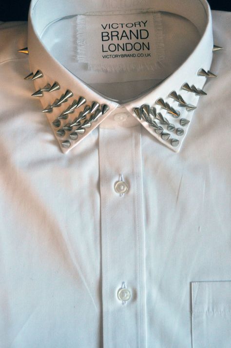 Studded Shirt, Studded Collar, Estilo Punk, Fashion Mode, Punk Fashion, Look Cool, Diy Fashion, White Shirt, Custom Clothes