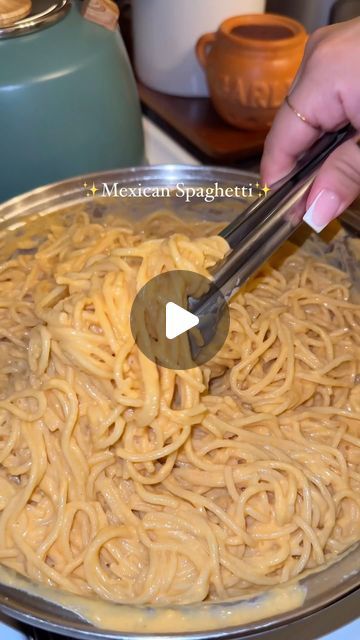 Mexican Spaghetti Recipes Chicken, Spaghetti Recipes Creamy, Creamy Mexican Spaghetti, Spaghetti Mexicano, Mexican Spaghetti Recipes, Leftover Spaghetti Sauce, Mexican Chicken Spaghetti, Tomato Bouillon, Mexican Spaghetti