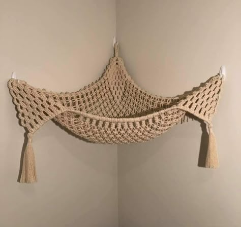 Knitting Cat Bed, Hammock Diy, Knitting Cat, Katt Diy, Bed Cave, Katt Grejer, Crochet Cat Bed, Pola Macrame, Cat House Diy