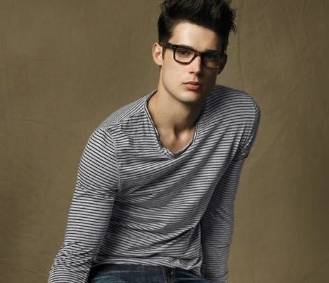 Runaways - Owen - Wattpad Danny Schwarz, Spice Girls, Future Boyfriend, Looks Style, Fashion Essentials, Male Models, Male Model, Paris Fashion Week, Long Sleeve Tshirt Men