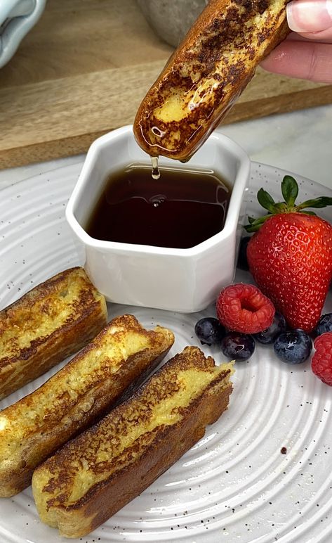 Flourless French Toast Sticks Crispy French Toast, Keto French Toast, Low Glycemic Sweeteners, French Toast Sticks, Cottage Cheese Recipes, Chocolate Chip Pancakes, Homemade Pancakes, Low Carb Sweets, Sugar Free Syrup