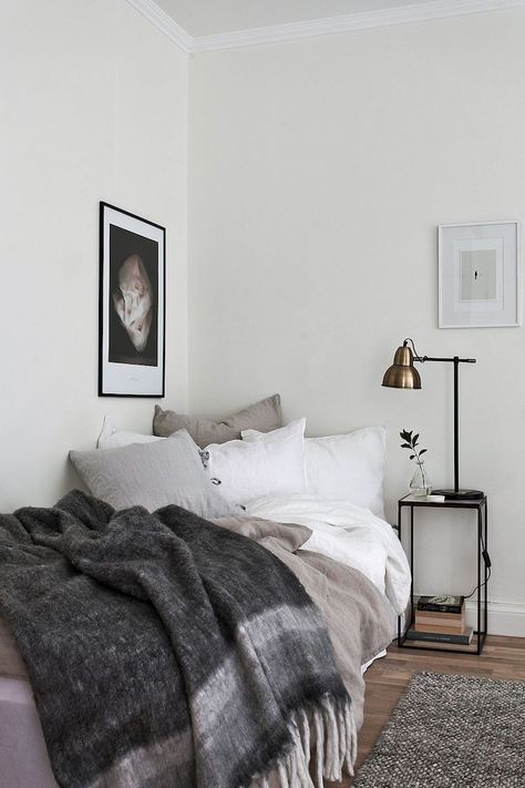 Dekorasi Kamar Tidur, Single Bedroom, Perfect Bedroom, Design Del Prodotto, Scandinavian Home, Single Bed, Minimalist Bedroom, Small Bedroom, Home Decor Bedroom