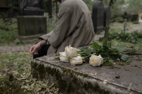 Grave Astethic, Visiting Grave Aesthetic, Flowers On Grave Aesthetic, Grave Stone Aesthetic, Greif Aesthetics, Grave Yard Aesthetic, Grave Reference, Flowers On Grave, Mortuary Aesthetic