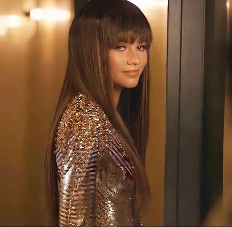 Zendaya Versace On The Floor, Zendaya Versace, Zendaya 2017, Versace On The Floor, Zendaya Coleman, Female Actresses, Photoshoot Inspiration, On The Floor, Artistry Makeup