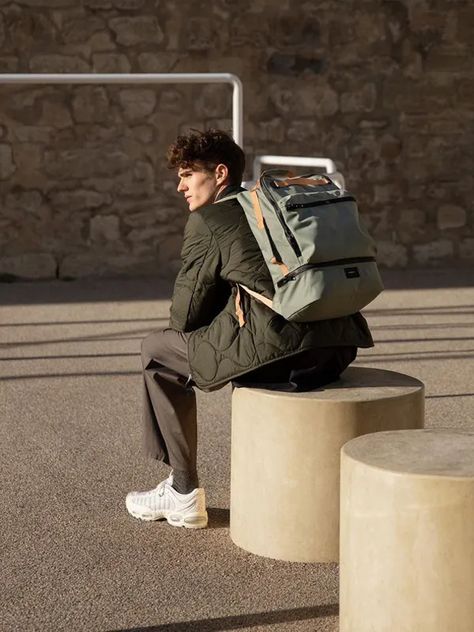 Urban Backpack, City Slickers, Scandinavian Minimalist, Commute To Work, Dark Grey Color, Men Fashion Casual Outfits, Jack Wolfskin, Canvas Backpack, Photo Design