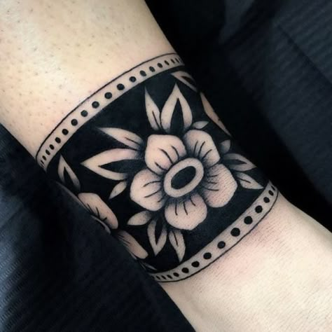 Traditional Tattoo Wrist, Garter Belt Tattoo, Tattoo Cuff, Belt Tattoo, Bali 2023, Wrap Around Wrist Tattoos, Wrist Tattoo Cover Up, Cuff Tattoo, Wrist Tattoo Ideas