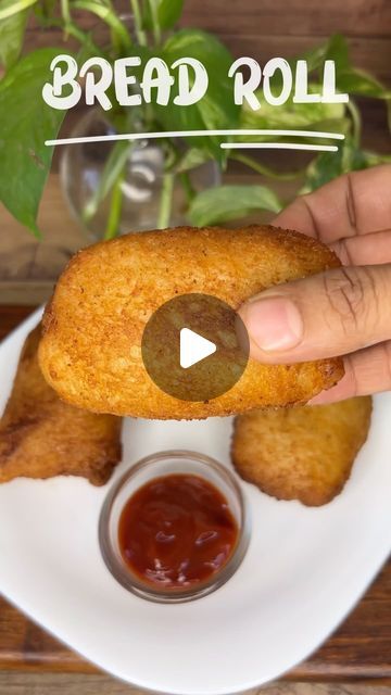 Vandana samayal on Instagram: "BREAD ROLL 🍞 🥔😋👌#evening snacks  Ingredients: Bread Potato Corn Salt  Onions  Coriander leaves  Turmeric powder Chilli powder  Chat masala Oil  Breadroll#eveningsnacks#snacks#tasty#yummy#foodporn#foodvideos#foodphotography#foodreels#recipereels#reelitfeelit#easysnacks#simplesnacks" Snacks For Evening, Chat Masala, Potato Bread, Bread Roll, Turmeric Powder, Evening Snacks, Coriander Leaves, Chilli Powder, Everyday Food