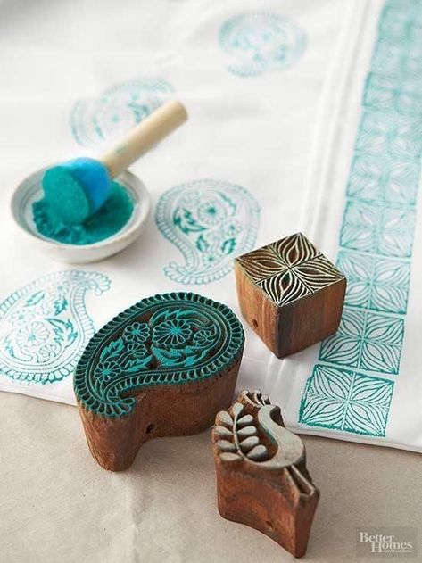 Fabric Stamping Diy, Cute Centerpieces, Foam Projects, Homemade Stamps, Diy Stamps, Home Makeovers, Stencil Fabric, Block Painting, Hand Carved Stamps