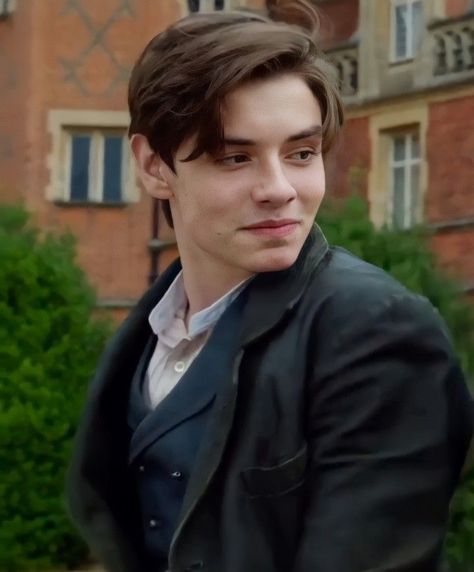 Louis Patridge, Holmes Movie, Louis Partridge, Enola Holmes, Cute Actors, Future Boyfriend, Cute Celebrities, Serie Tv, Celebrity Crush