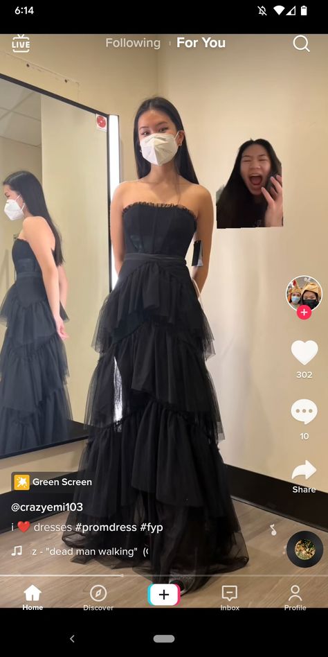 Black Ruffle Prom Dress, Black Prom Dresses 2023, Prom Dresses Aesthetic, Black Gala Dress, Moh Dress, Layered Prom Dress, Prom Night Dress, Prom 23, Prom Dress Pictures