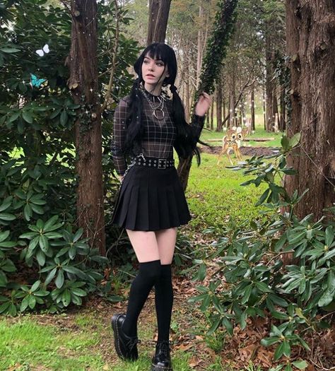 Goth Outfit With Skirt, Steampunk Leggings, Egirl Fashion, E Girl Outfits, Alt Outfits, Instagram Outfits, Grunge Goth, Swaggy Outfits, Gothic Outfits