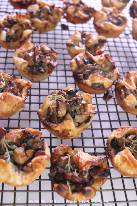 Mushroom Tartlets - Easy Puff Pastry Recipe - Milly Chino Mushroom Shallot Puff Pastry, Mushroom Onion Puff Pastry, Simple Puff Pastry Recipes, Mushroom Puff Pastry Recipes, Puff Pastry With Mushrooms, Phylo Pastry Recipes, Mushroom Puffs, Mushroom Pastry, Puff Pastry Tartlets