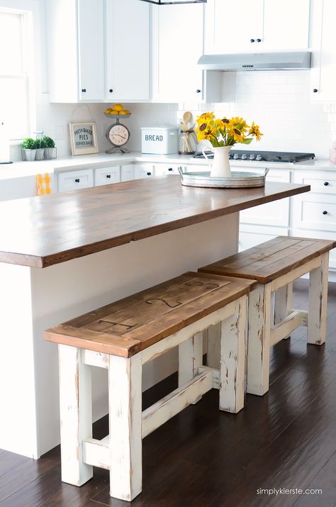 These charming farmhouse style kitchen benches are perfect up at your island! They're easy to make, clean, and give you extra seating space! Diy Kitchen Bench, Banquette Design, Farmhouse Kitchen Cabinets, Farmhouse Kitchen Design, Kitchen Benches, Kitchen Farmhouse, Kitchen Decorating, Farmhouse Style Kitchen, Farmhouse Dining Room