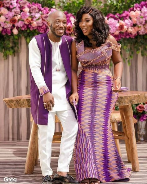 Kente lookbook Kente Fashion, Ghanaian Wedding, Couples African Outfits, Ghana Wedding, African Traditional Wedding Dress, African Attire Dresses, Kente Dress, African Fabric Dress, African Traditional Wedding