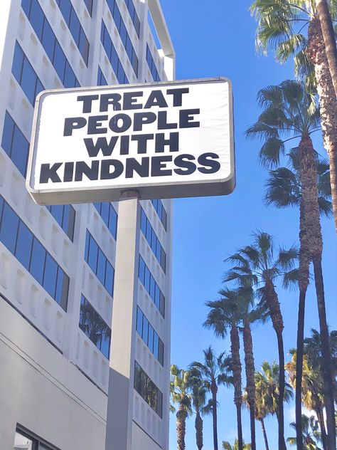 Treat People With Kindness Laptop Wallpaper, Treat People With Kindness Harry Styles, Harry Styles Treat People With Kindness, Harry Styles Kindness, Treat People With Kindness Sign, Harry Styles Photo Wall, Treat People With Kindness Wallpaper, Harry Styles Aesthetic Poster, Treat People With Kindness Poster