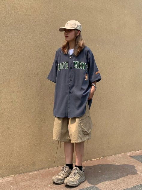 Oversized Summer Outfit, Tomboy Outfits Summer, Baseball Shirt Outfit, Sleeve Shirt Outfit, Oversized Shirt Outfit, Oversize Outfit, Hip Hop Vintage, Outfit Oversize, Hippie Blouse