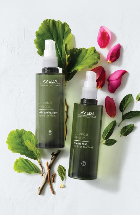 Aveda botanical kinetics toners. The toning mist is great to carry in your purse or car and anytime throughout the day when you feel oil just spritz your skin, this helps to absorb the oil. Aveda Skin Care, Aveda Products, Benefits Of Nature, Aveda Be Curly, Diy Shampoo, Eyebrow Kits, Baking Soda Shampoo, Astringent, Skincare Review