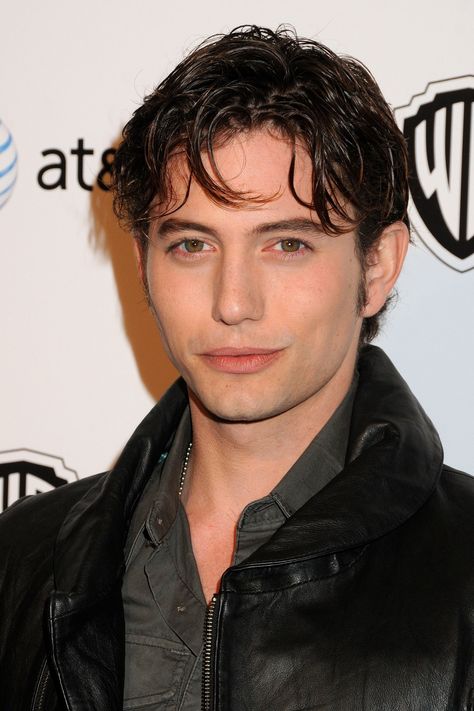 Jackson Rathbone Twilight, Twilightcore Wallpaper, My Ideal Type, Jasper Cullen, Jasper Twilight, Quiz Buzzfeed, Jasper Hale, Jackson Rathbone, Sims 4 Family