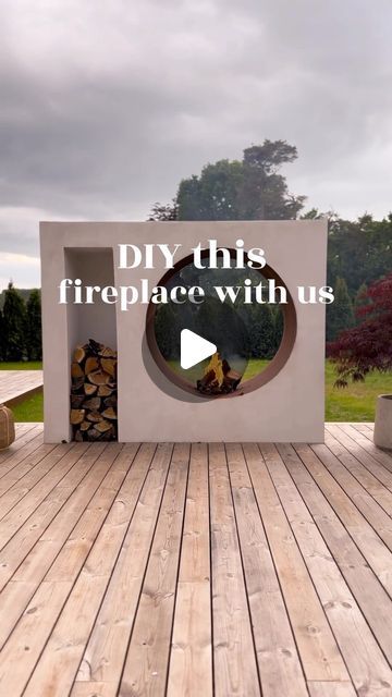 Aleksandra Lozinska on Instagram: "Step by step guide👇🏼to building a double sided outdoor fireplace. Not only is it a focal point, but it also doesn’t obstruct any views. We didn’t experience a lot sparks and smoke because of wind but if we do, we will consider a glass plate for protection 🙌🏼. Here’s how we did it: 1. Dig a hole 90cm deep for the foundation. 2. Fill the hole with concrete and place the first layer of lightweight blocks (we used 15 x 19 x 49 cm leca blocks). Ensure they’re level and let them dry. 3. After the foundation dries, continue with the next layers. However, only do two at a time to ensure stability. Use regular mortar to bind the blocks. Alternate the pattern of the blocks in each row to add stability to the fireplace. 4. After about three rows of bricks, add t Concrete Block Patio Ideas, Dry Stack Outdoor Fireplace, Cinderblock Fireplace Diy, Stucco Cinder Block Wall, Outdoor Brick Fireplace Ideas, Stucco Outdoor Fireplace, Cinder Block Fireplace, Double Sided Outdoor Fireplace, Outdoor Fireplace Diy