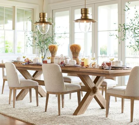 From large rectangular farmhouse tables for grand dining rooms to round farmhouse tables for small spaces, there are plenty of dining tables with farmhouse flair. To help you make heads or tails of your myriad options, we’ve pulled together a list of the best farmhouse dining tables. 10 Person Dining Table Farmhouse, Decorating With White Walls, Modern Farmhouse Remodel, Coastal Dining Rooms, Round Farmhouse Table, Distressed Dining Table, Modern Farmhouse House Plans, Dining Room Table Ideas, Modern Dining Room Decor