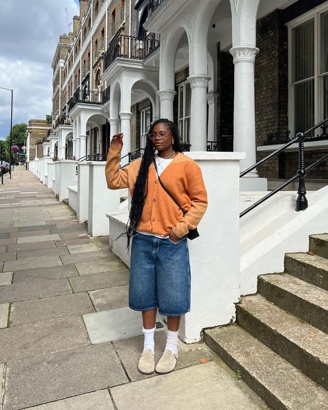 JADE|Fashion.Shoes.Travel&Law (@jademacj) • Instagram photos and videos Birkenstock Mules Outfit, Orange Cardigan Outfit, Mule Outfits, Streetwear Cardigan, Mule Shoes Outfit, Jade Fashion, Birkenstock Mules, Mules Outfit, Aesthetic Styles