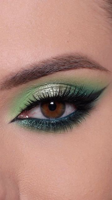 Brown Smokey Eye Makeup Tutorial, Brown Smokey Eye Makeup, Maquillage On Fleek, Eye Makeup Images, Green Smokey Eye, Pretty Eye Makeup, Brown Smokey, Make Up Inspiration, Eye Makeup Techniques