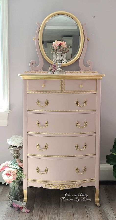 Parisian Dresser, Bedroom Draws, Pink Painted Dresser, Muse Board, Queen Anne Furniture, Pastel Fairy, Pink Dresser, Pretty Furniture, Cottage French