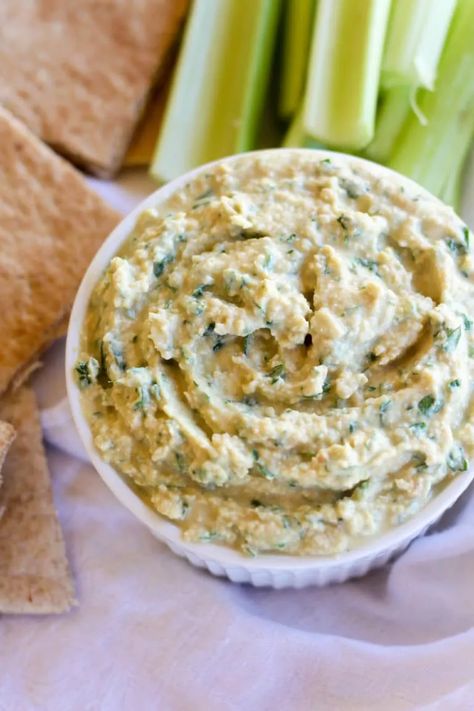 Low Fat Hummus Recipe, Hummus No Tahini, Recipe Greek Yogurt, Hummus Recipe Homemade, Tahini Recipe, Low Fat Dinner, Greek Yogurt Recipes, Homemade Hummus, Hummus Recipe