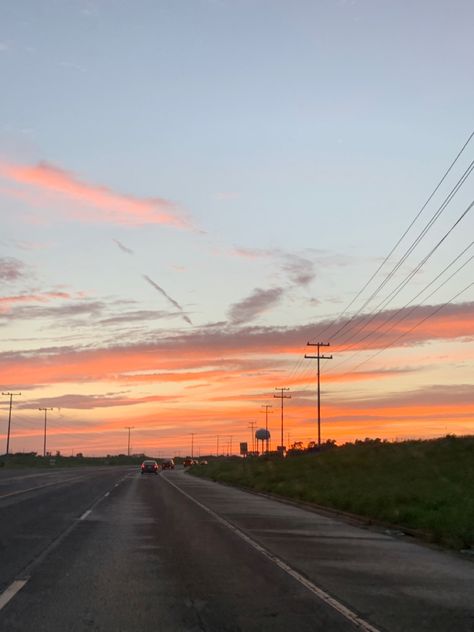 Sunset In Tennessee, Driving Sunset, Tennessee Sunset, Tennessee Aesthetic, Tn Girl, Country Sunset, Sunset Road, Pretty Skies, Bare Minimum