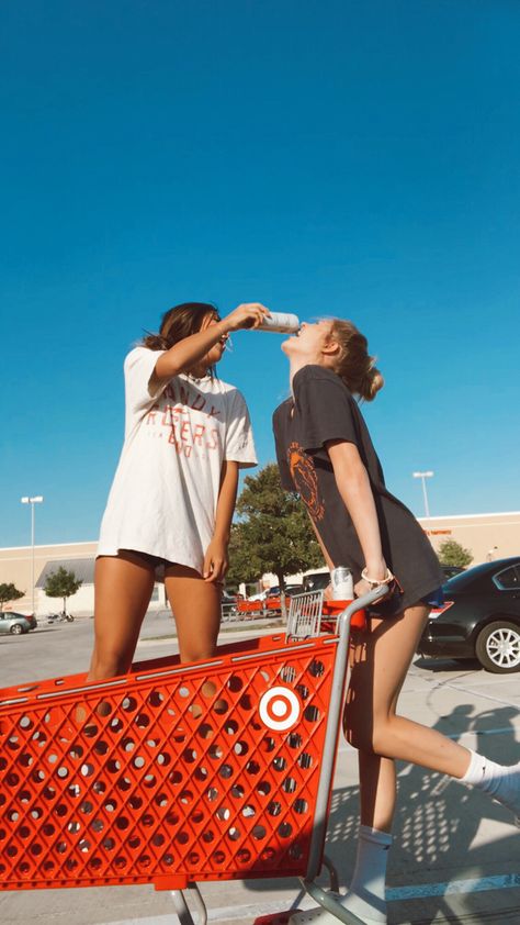 Target Photoshoot Friends, Target Photoshoot, Store Photoshoot, Friendship Photoshoot, Nike Socks, Junior Year, Friend Photoshoot, Group Photos, Parking Lot