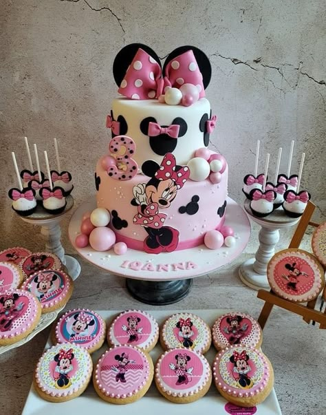 Mini Mouse First Birthday, Minnie Mouse Cake Design, Mini Mouse Birthday Cake, Γενέθλια Mickey Mouse, Minnie Mouse Birthday Theme, Minnie Mouse Theme Party, Twodles Birthday, Minnie Mouse Birthday Party Decorations, Minnie Mouse First Birthday