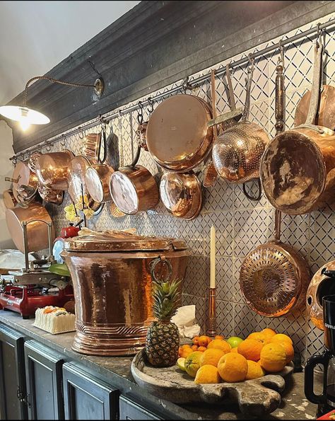 Cooking With Copper Pots, Pots Hanging In Kitchen, Copper Tray Decor Ideas, Copper Pots And Pans Display, Copper Pots Display, Copper Molds, Copper Collection, Bistro Kitchen, Copper Kitchen Decor