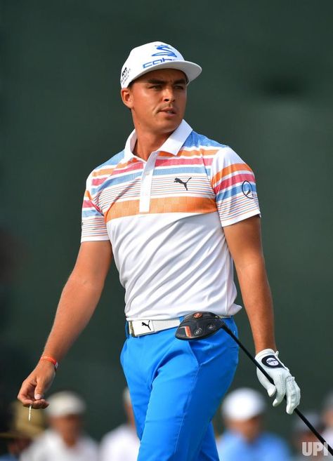 Rickie Fowler watches his drive off of the 10th tee during round 1 of the 117th U.S. Open golf tournament at Erin Hill golf course in Erin,… Us Open Golf, Rickie Fowler, Pro Golfers, Jack Nicklaus, Golf Tournament, Wearing Glasses, Play Golf, Golf Tips, Golf Swing