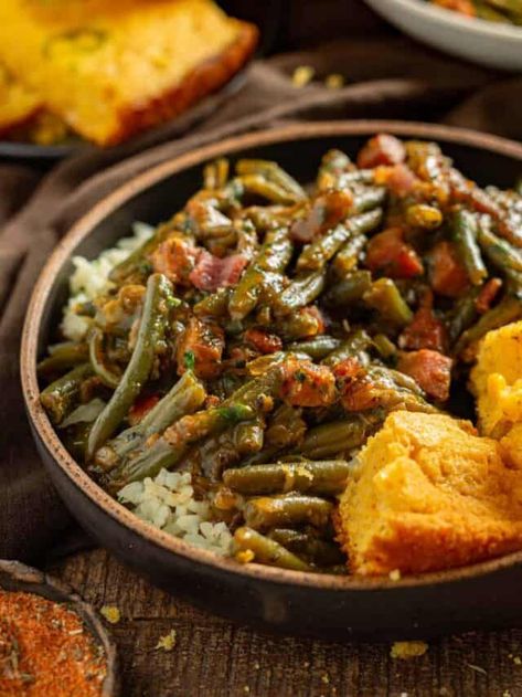 Smothered Green Beans, Corn Bisque, Cooking Blogs, Southern Side Dishes, Green Beans Side Dish, Homemade Cajun Seasoning, Christmas Eats, Green Beans With Bacon, Cajun Dishes