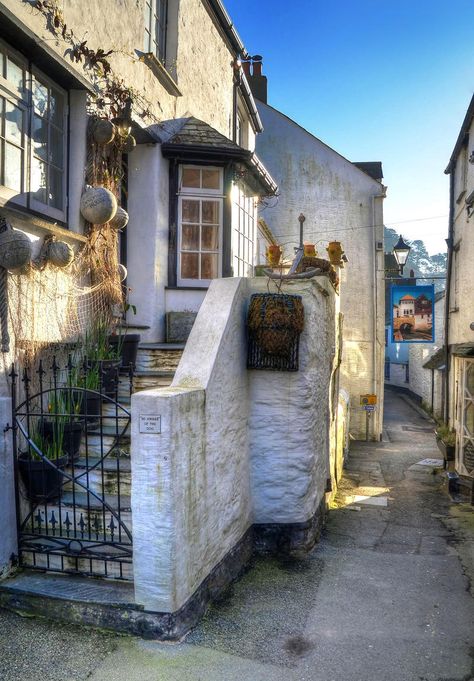 Cornwall Castle, Polperro Cornwall, Fishermans Cottage, Oxford England, English Village, Devon And Cornwall, Cornwall England, Fishing Villages, Coastal Towns