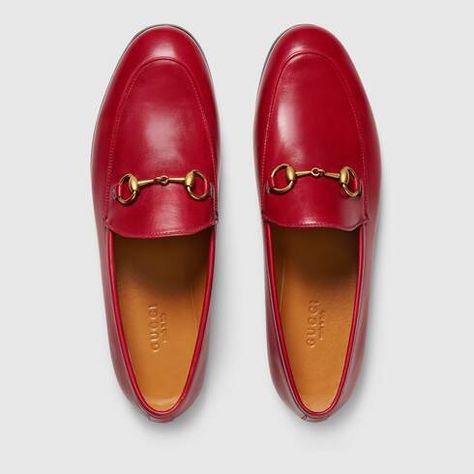 Mocasín Gucci Jordaan de Piel - Gucci Mocasines 404069BLM006433 Gucci Jordaan, Gucci Flats, Red Leather Shoes, Red Loafers, Loafers Outfit, Leather Sole Shoes, Gucci Loafers, Flat Loafers, Bit Loafers