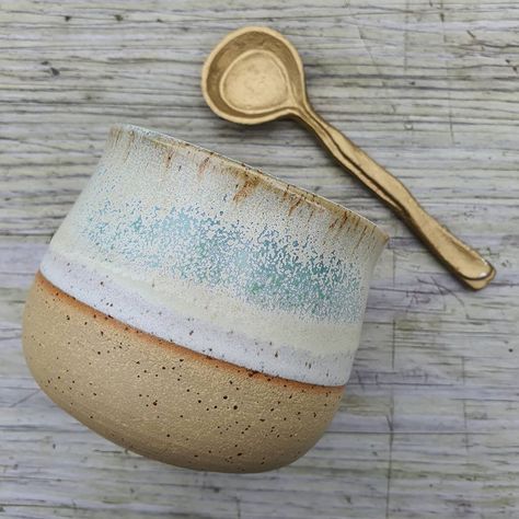 Michelle van Andel on Instagram: “Glazed with Mayco Green Tea over Alabaster. Clay body is G&S 933. Spoon bought from @urban_nature_culture This glaze combination is so…” Lynette's Opal Glaze, Triskel Pottery, Mayco Green Tea, High Fire Glaze, Mayco Glaze, Ceramics Glazing, Glaze Layering, Alabaster Color, Ceramics Glaze