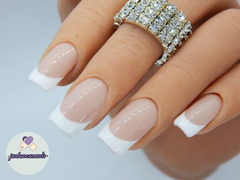 Best 17+ simple french nails you must try this year Simple French Nails, French Nail Polish, Easy Nail Designs Summer, Elegant Manicure, Retro Nails, French Manicure Nails, Classic French Manicure, Nail Type, White Nail Polish