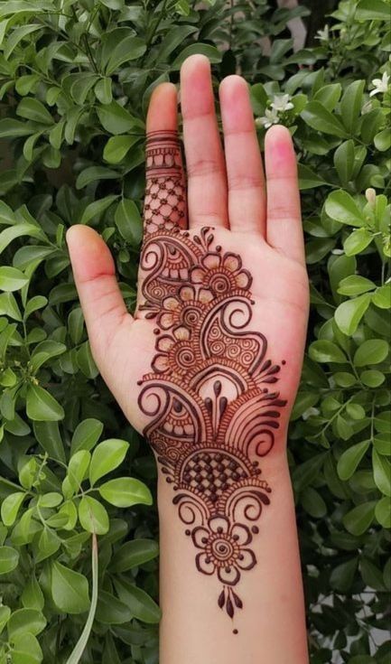 Simple Mehndi On Palm, Mehndi Designs Eid Simple, Mehndi Cute Designs, Palm Mehndi Design Unique 2024, Small Arabic Mehendi Designs, Arabic Henna Designs Palm, Madhi Design Simple, Mehndi Designs Palm Simple, Mehendi On Palm