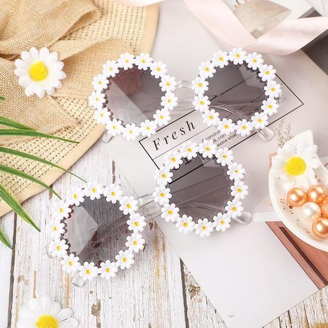 3 Packs Retro Daisy Sunglasses for Women Flower Round Disco Sunglasses Novel Floral Glasses for Adult kids (Dark Gray) : Amazon.ca: Clothing, Shoes & Accessories Disco Sunglasses, Daisy Sunglasses, Flower Sunglasses, Retro Daisy, Party Sunglasses, Women Flower, Flower Party, Birthday Planning, Floral Party